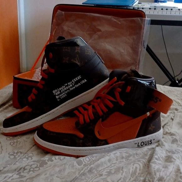 Air jordan 1's louis Vuitton off white size mens u.s 13's w/ collectors suitcase - Picture 6 of 7